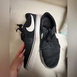 Men’s Nike shoes